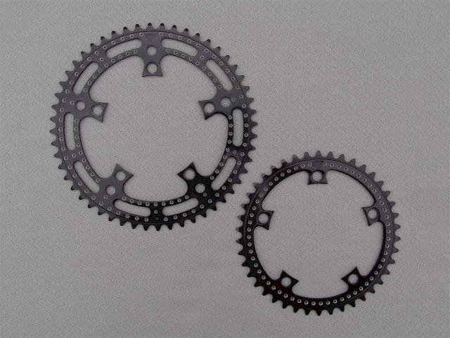 <------------------ SOLD ------------------> Stronglight model 105 ter chain rings - 42/52 - 122 mm BCD (NOS)