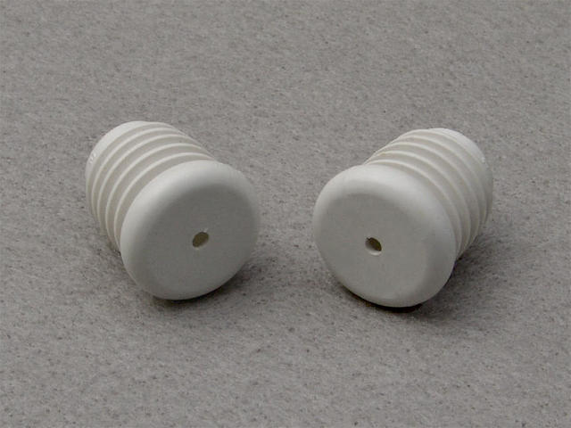 <------------------ SOLD ------------------> Raleigh / Generic handlebar end plugs - White (NOS)