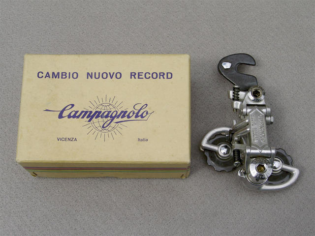 <------------------ SOLD ------------------> Campagnolo Nuovo Record 1020/A rear derailleur - 1972 (NOS / NIB)