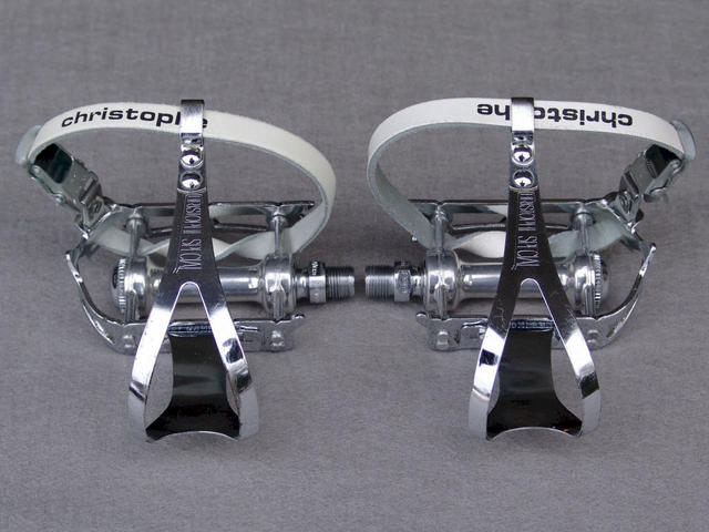 <------------------ SOLD ------------------> Campagnolo Record pedals - toe strap loops - Christophe  clips & straps