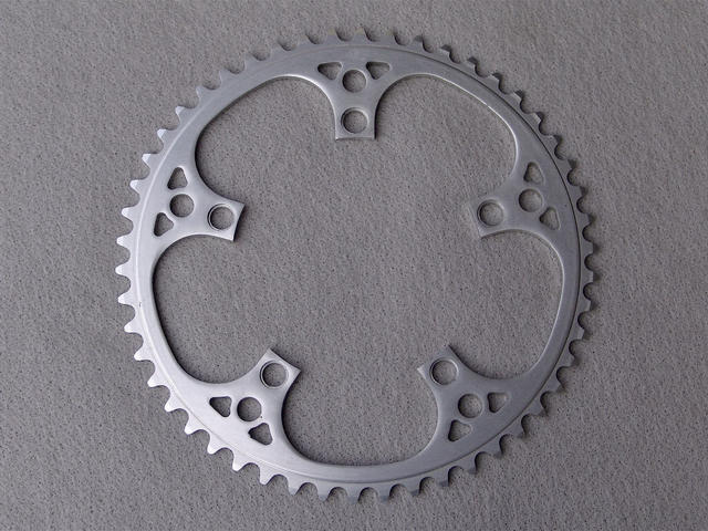 <------------------ SOLD ------------------> Stronglight model 200 chain ring - 50 tooth - 122 mm BCD (NOS)