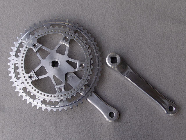 <------------------- SOLD -----------------> Stronglight 105 bis crankset - 42/52 double - 122 mm BCD (NOS / USED)