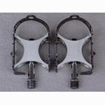 <------------------ SOLD ------------------> WEYLESS pedals - "road" profile cages (USED)