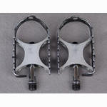 <------------------ SOLD ------------------> WEYLESS pedals - "tour" profile cages (USED)