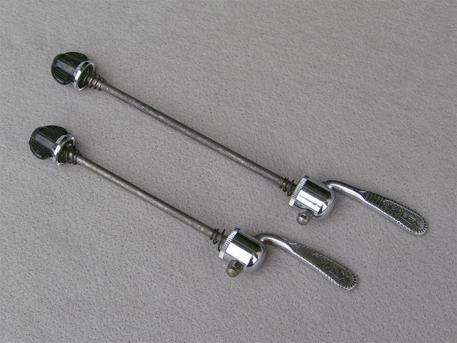 <------------------ SOLD ------------------> Simplex SX 3607 quick release mechanisms - circa 1975 to 1979 (USED)