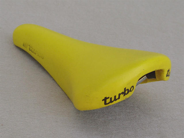 <------------------ SOLD ------------------> Selle Italia Turbo saddle - chromed steel rails - circa 1986 
