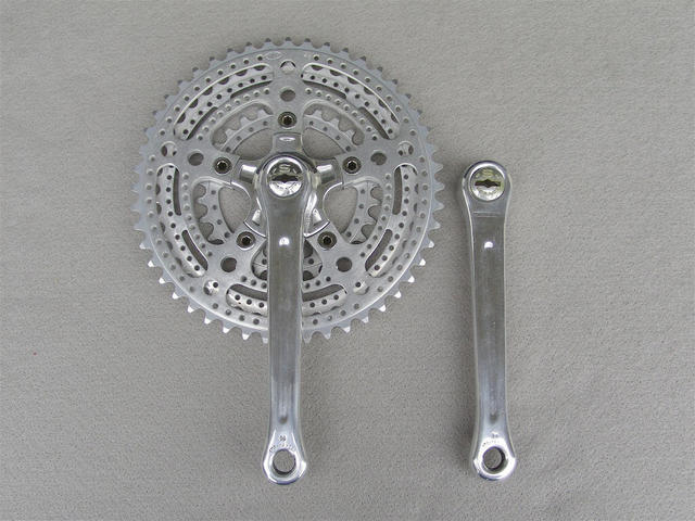 <------------------ SOLD ------------------> Stronglight 99 bis crankset - 28/42/48 triple - 86 mm BCD (USED)