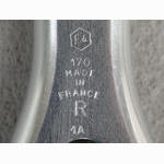 <------------------ SOLD ------------------> Stronglight 107 crankset - 42/52 double - 144 mm BCD (USED)