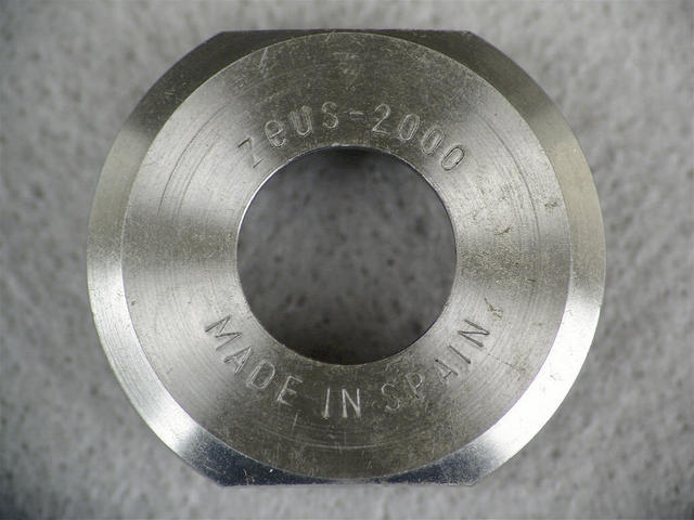 <------------------ SOLD ------------------> Zeus 2000 bottom bracket - titanium - 118 mm - French threaded (NOS)