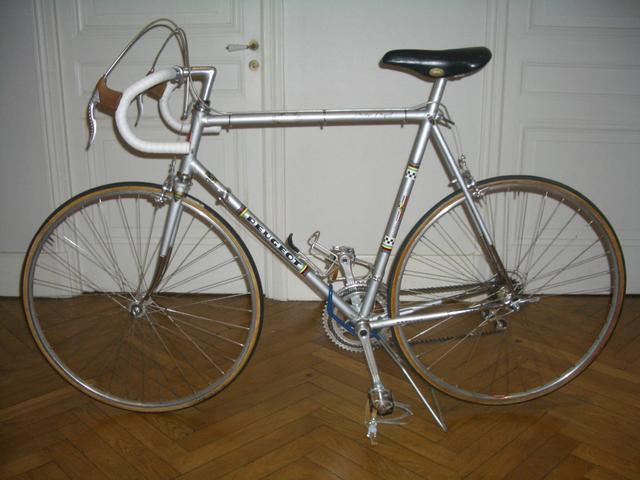 1976 Peugeot PY-10 CP (37.76.2) ---------- (likely ex Peugeot-Esso-Michelin team bike)