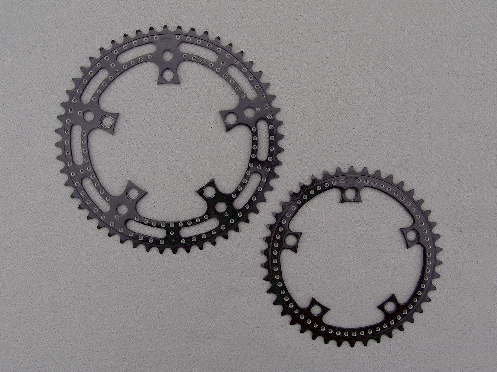 <------------------ SOLD ------------------> Stronglight model 105 ter chain rings - 42/52 - 122 mm BCD (NOS)