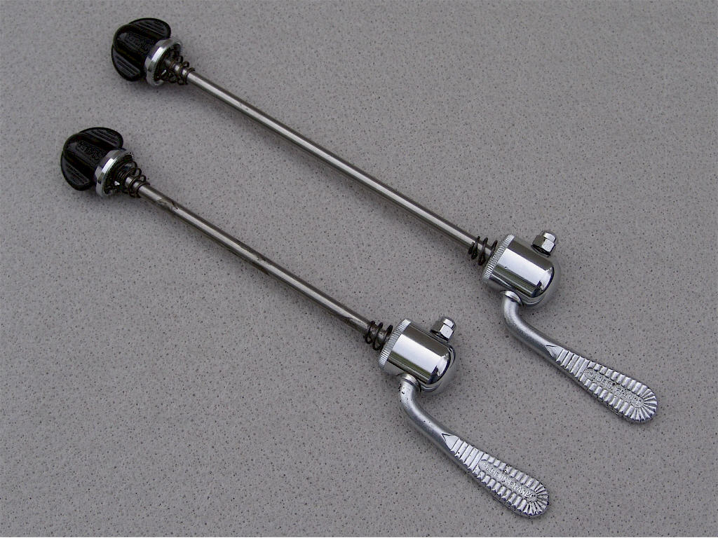 <------------------ SOLD ------------------> Simplex SX 3607 quick release mechanisms - circa 1975 to 1979 (USED)