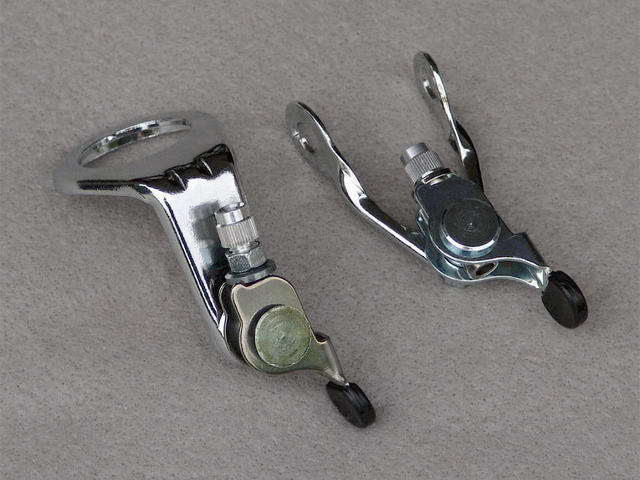 <------------------ SOLD ------------------> Weinmann quick release cable hangers (NOS)