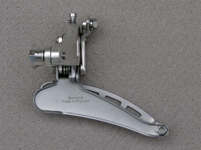 <------------------ SOLD ------------------> Simplex SLJ A 522 front derailleur - circa 1980 to 1984 (NOS)