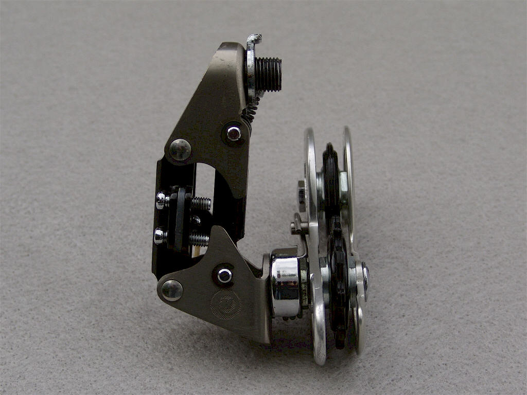 <------------------ SOLD ------------------> Huret Success Titanium rear derailleur (UNUSED / BLEM)