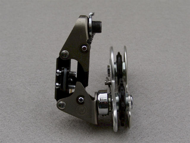 <------------------ SOLD ------------------> Huret Success Titanium rear derailleur (UNUSED / BLEM)