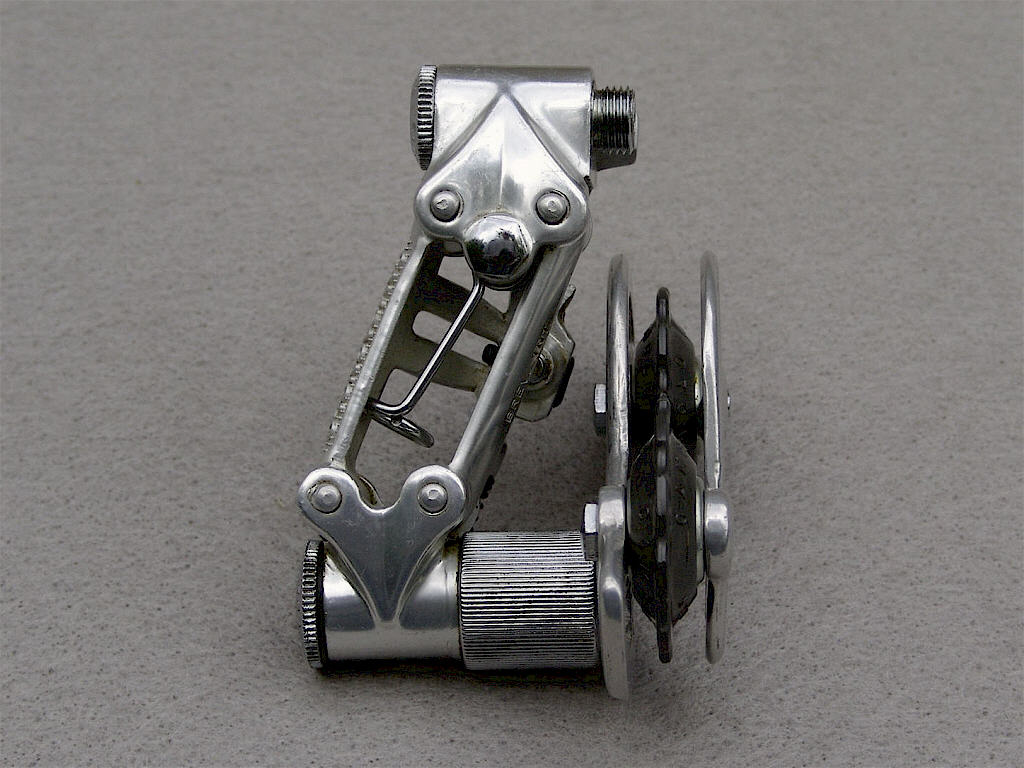 <------------------ SOLD ------------------> Campagnolo Nuovo Record 1020/A rear derailleur - 1973 (NOS)