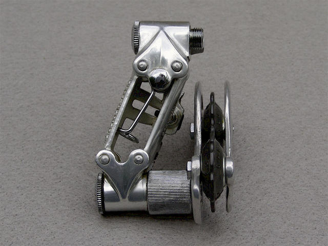 <------------------ SOLD ------------------> Campagnolo Nuovo Record 1020/A rear derailleur - 1973 (NOS)