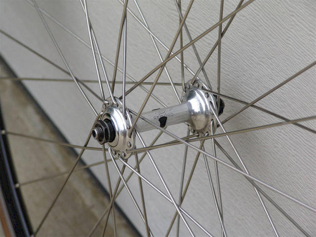 <------------------ SOLD ------------------> Campagnolo Record / Velocity Aerohead wheelset - 700c clincher - (USED)