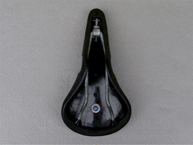 <------------------ SOLD ------------------> Ideale 2001 saddle - Black leather cover (NOS)