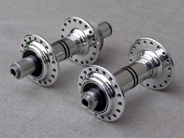 <------------------ SOLD ------------------> Weyless quick release hubset - 100 / 122 mm OLD - English thread (REBUILT)