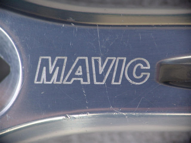 <------------------- SOLD -----------------> MAVIC 630 crankset / SR Royal-5 rings - 42/50 double - 144 mm BCD (NOS)