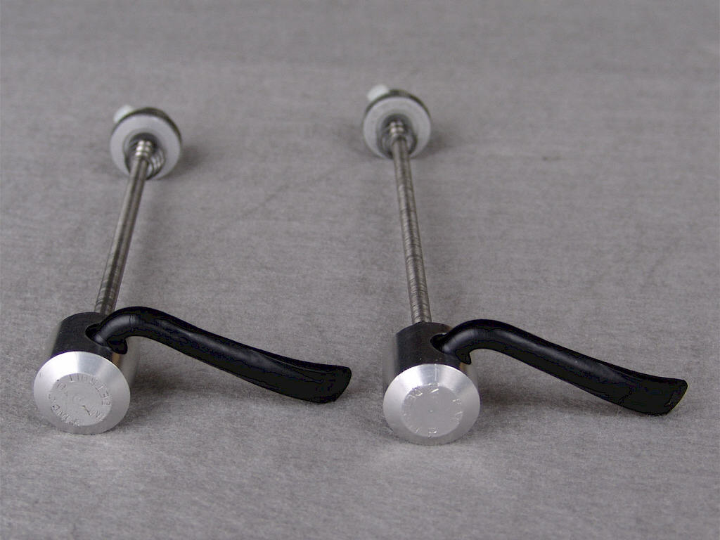 <------------------ SOLD ------------------> Pino Morroni quick release mechanisms - titanium - 1st edition (NOS)