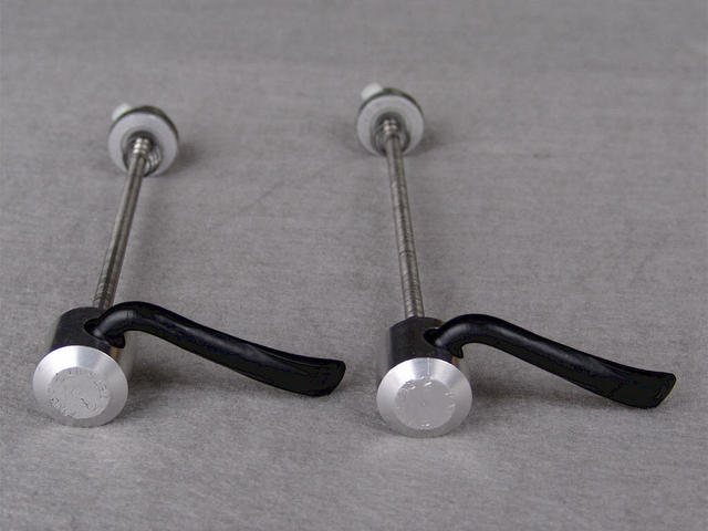 <------------------ SOLD ------------------> Pino Morroni quick release mechanisms - titanium - 1st edition (NOS)