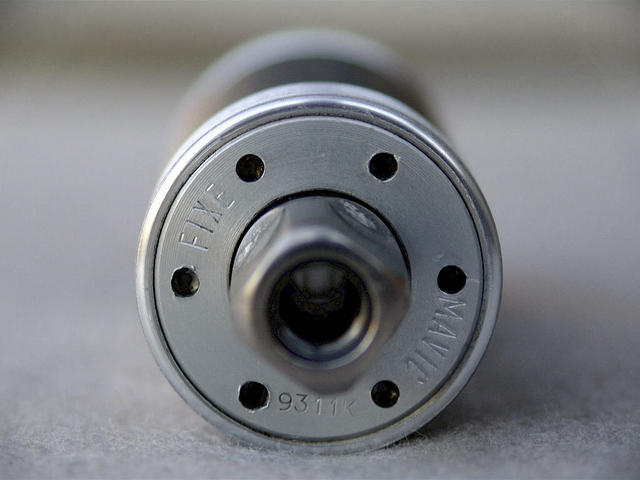 <------------------ SOLD ------------------> MAVIC 610 bottom bracket - 114 mm - threadless cartridge (USED)