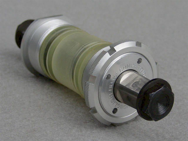 <------------- SALE PENDING -------------> Stronglight 650 Titane bottom bracket - titanium spindle - 118 mm - English