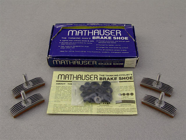 <------------------ SOLD ------------------> Scott / Mathauser brake shoes & pads - early finned type - threaded posts