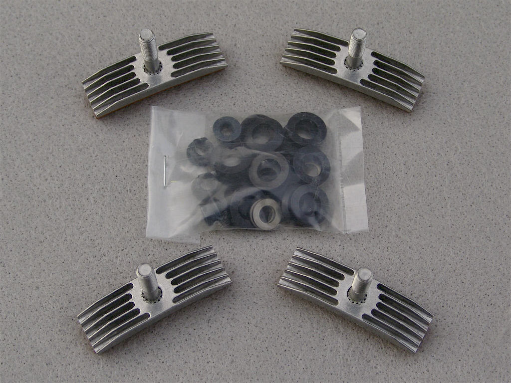 <------------------ SOLD ------------------> Scott / Mathauser brake shoes & pads - early finned type - threaded posts