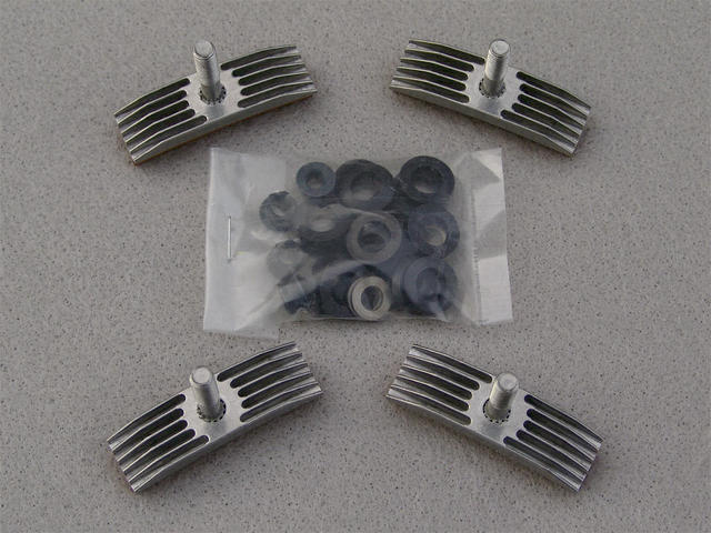 <------------------ SOLD ------------------> Scott / Mathauser brake shoes & pads - early finned type - threaded posts