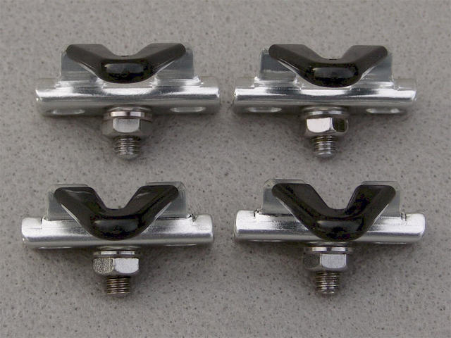 <------------------ SOLD ------------------> Campagnolo Super Record brake shoes - aluminum alloy - post 1982 (USED)