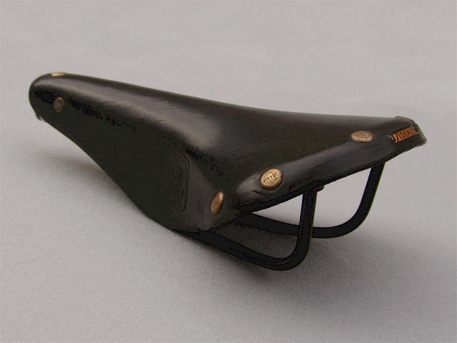<------------------ SOLD ------------------> Ideale 90 saddle - early painted steel rails - Black - circa pre 1974 (NOS)