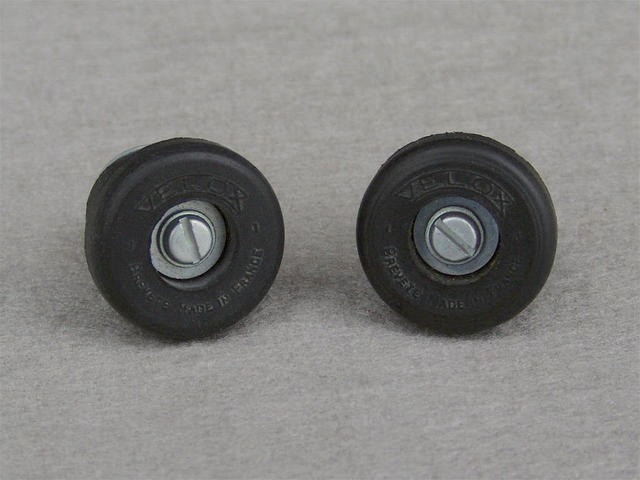 Velox handlebar end plugs - rubber - Black (NOS)