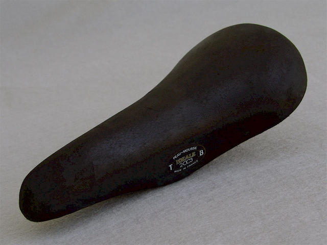 <------------------ SOLD ------------------> Ideale 2003 saddle - chrome  steel rails - Black - circa post 1978 (USED)