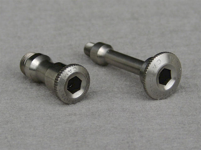 <------------------ SOLD ------------------> Campagnolo Super Record pivot bolts - titanium - upper & lower (NOS)