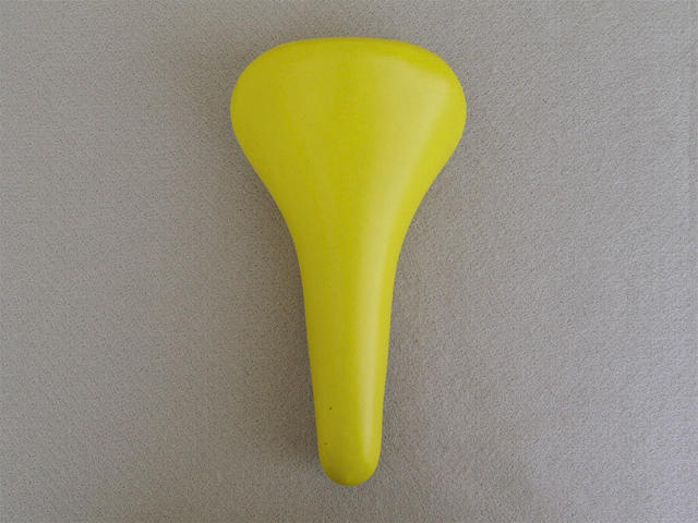 <------------------ SOLD ------------------> Selle Italia Turbo saddle - chromed steel rails - circa 1986 