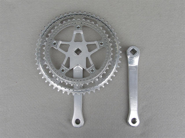 <------------------ SOLD ------------------> Stronglight 105 bis crankset - 42/53 double - 122 mm BCD (USED)
